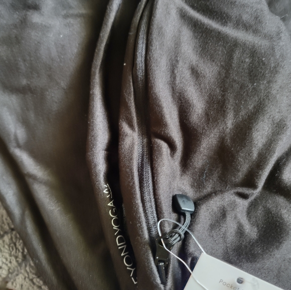NWT Beyond yoga infinity scarf - Picture 5 of 8